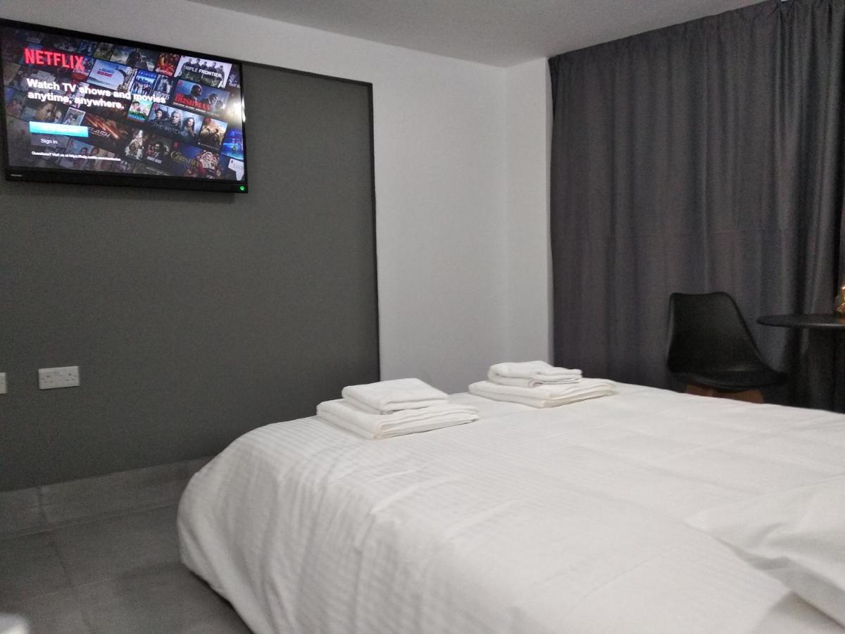 Cozy Place In The Heart Of Harbor Appartamento Paphos Esterno foto